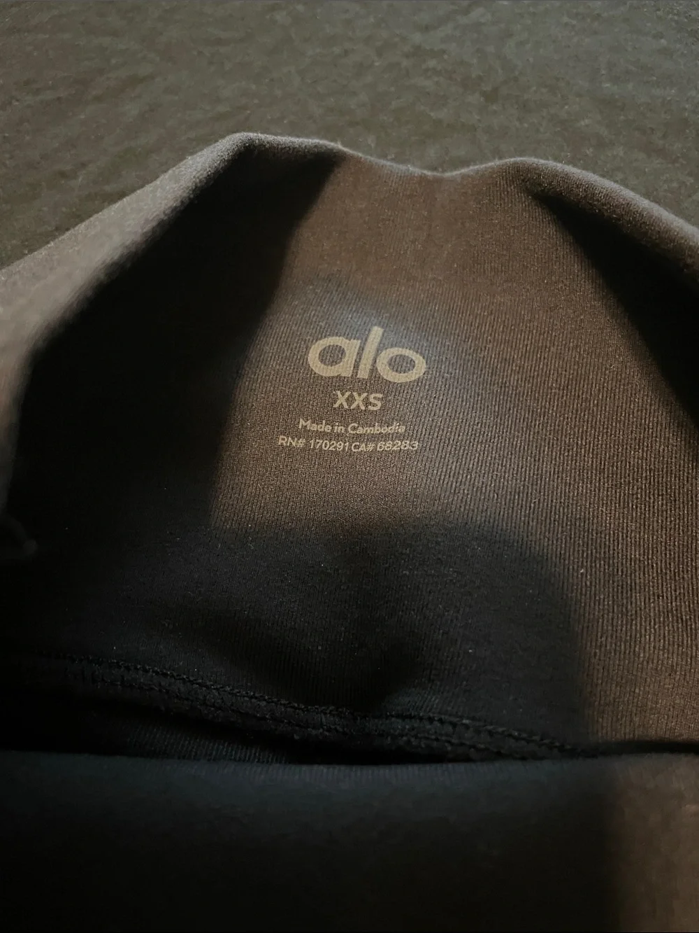 ALO Yoga nwt black